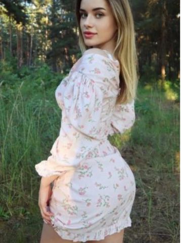 Шарлотта Пикантная Брюнетка